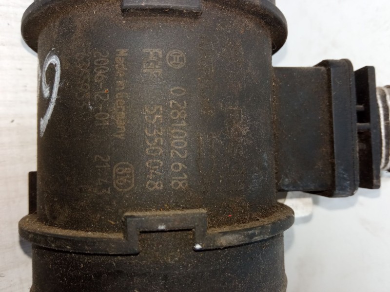 Recambio de caudalimetro para opel vectra c station wagon (z02) 1.9 cdti (f35) referencia OEM IAM 0281002618  55350048