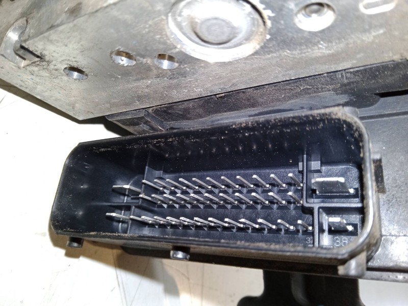 Recambio de abs para hyundai ix35 (lm, el, elh) 1.6 referencia OEM IAM 589202Y610  80BH60130100