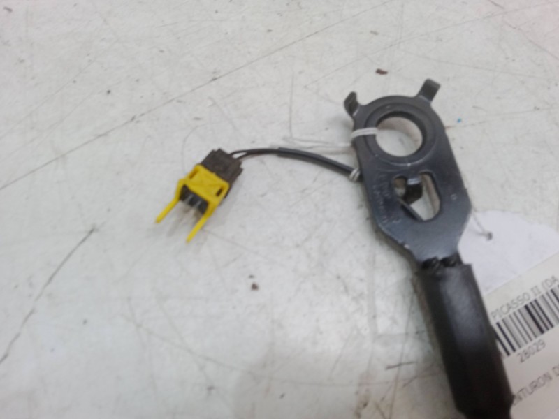 Recambio de anclaje cinturon delantero izquierdo para citroën c4 grand picasso ii (da_, de_) 2.0 bluehdi 150 referencia OEM IAM 