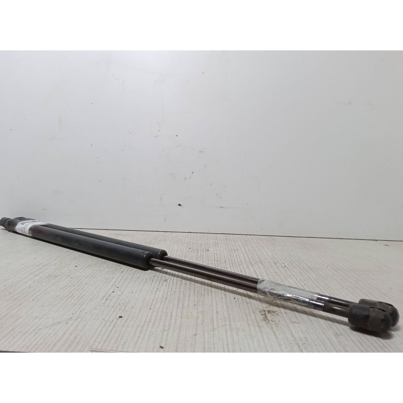 Recambio de amortiguadores malet/porton para kia sportage ii (je_, km_) 2.0 crdi referencia OEM IAM   