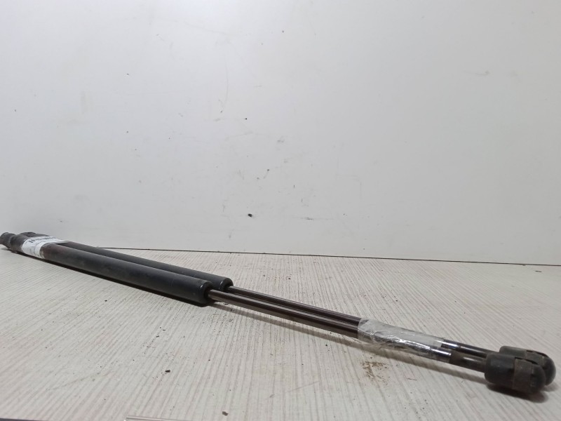 Recambio de amortiguadores malet/porton para kia sportage ii (je_, km_) 2.0 crdi referencia OEM IAM   