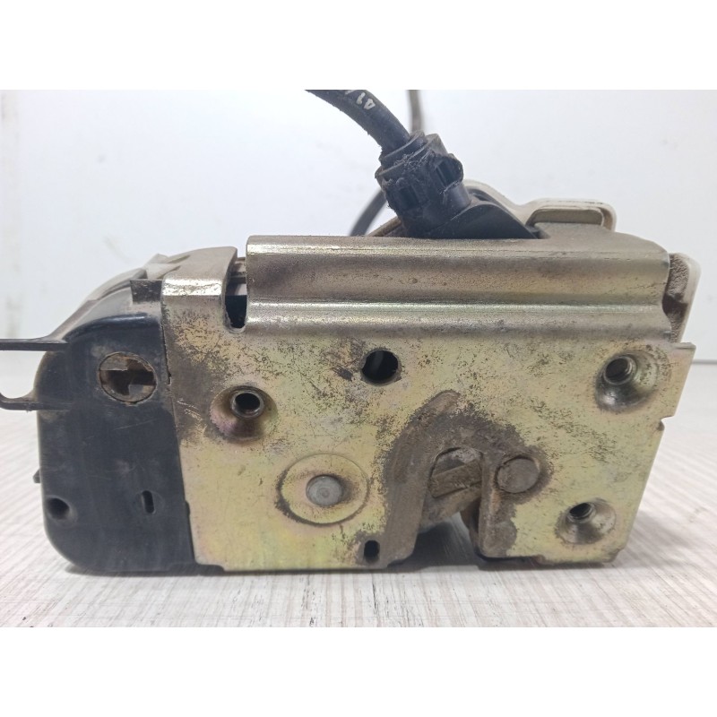 Recambio de cerradura puerta trasera derecha para citroën c3 i (fc_, fn_) 1.4 i referencia OEM IAM 46977980  