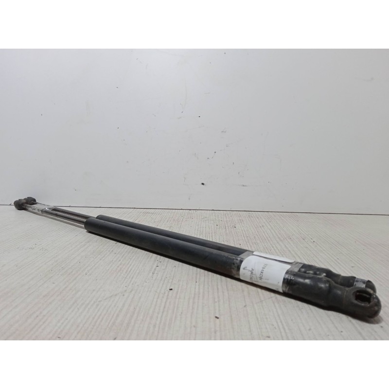 Recambio de amortiguadores malet/porton para kia sportage ii (je_, km_) 2.0 crdi referencia OEM IAM   