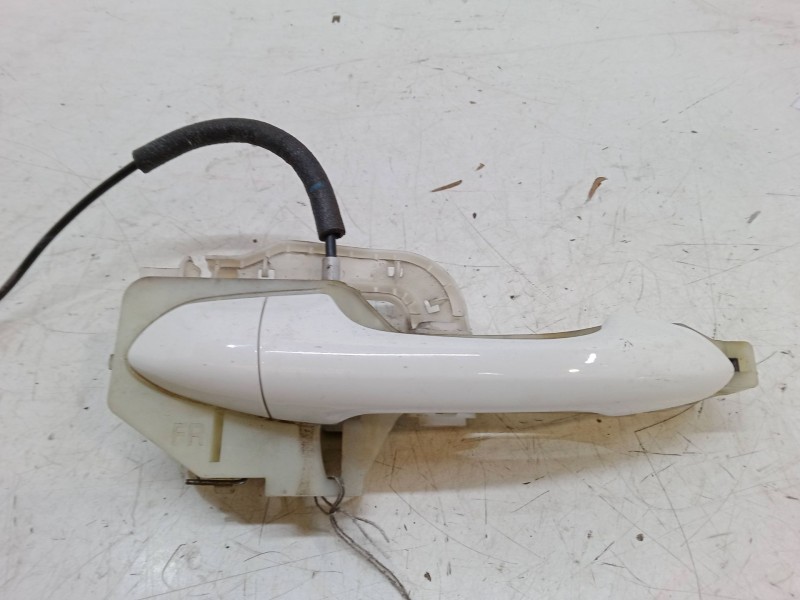 Recambio de maneta exterior puerta delantera derecha para kia carens iv 1.7 crdi referencia OEM IAM   