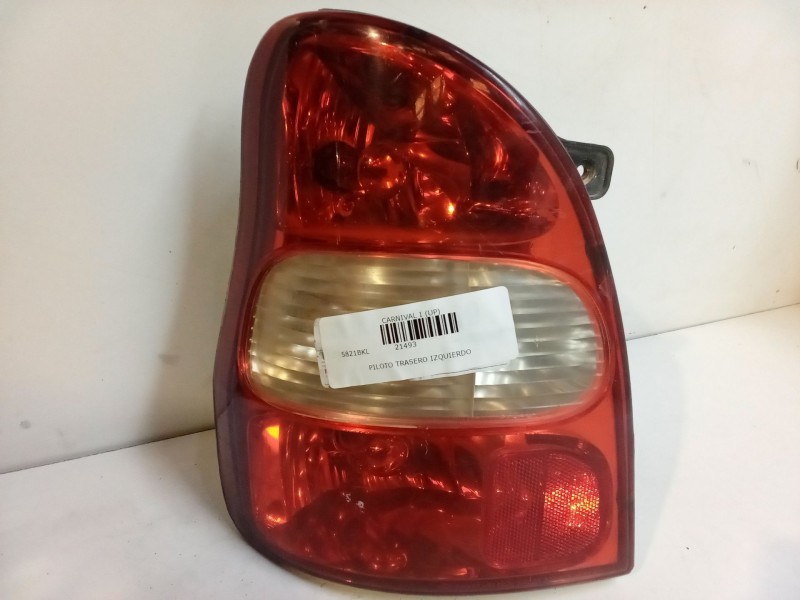 Recambio de piloto trasero izquierdo para kia carnival i (up) 2.9 tdi referencia OEM IAM   