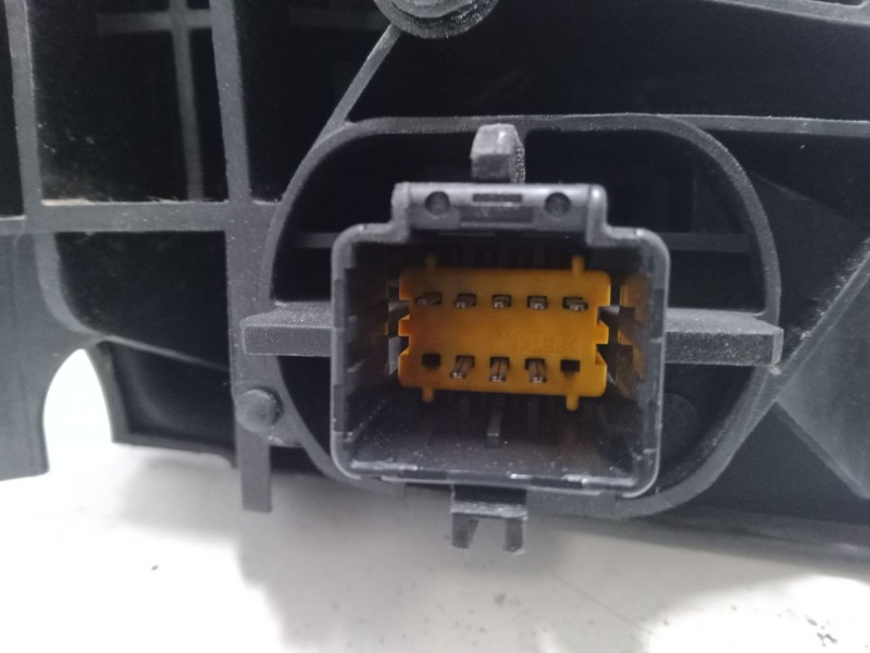 Recambio de retrovisor electrico izquierdo para renault megane scenic (ja0/1_) 1.4 i (ja0e) referencia OEM IAM   