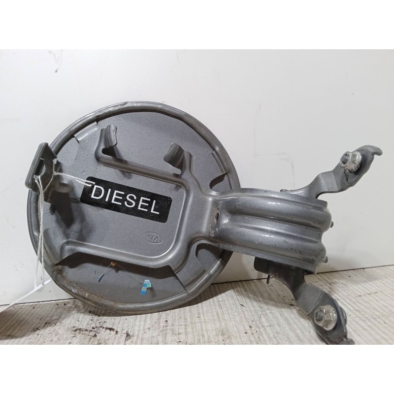 Recambio de tapa exterior combustible para kia sportage ii (je_, km_) 2.0 crdi referencia OEM IAM   