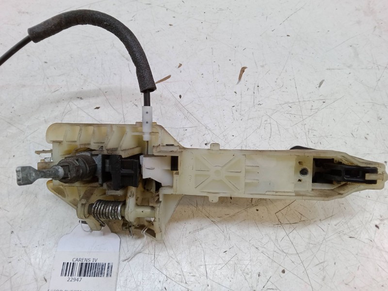 Recambio de maneta exterior puerta delantera izquierda para kia carens iv 1.7 crdi referencia OEM IAM   