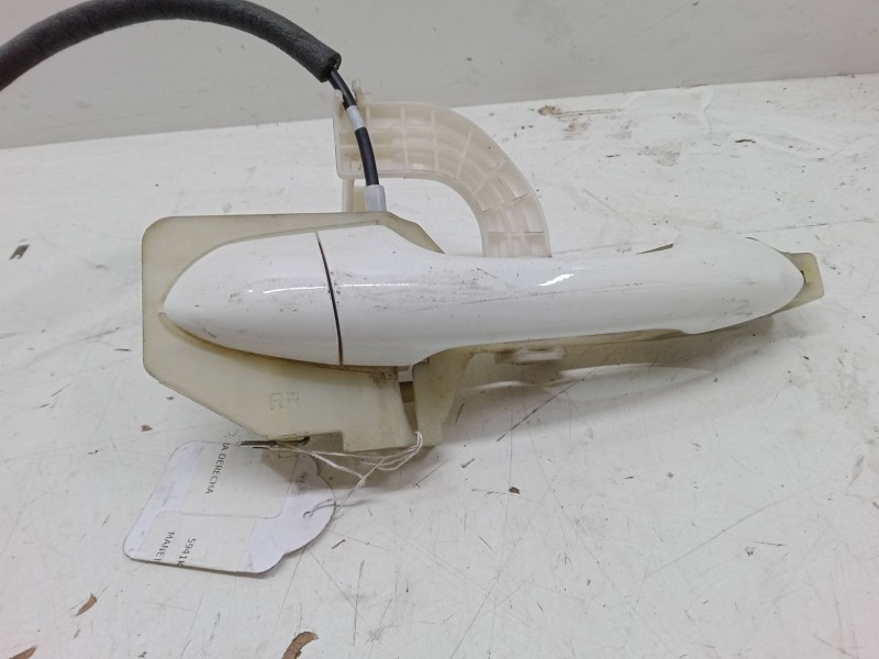 Recambio de maneta exterior puerta trasera derecha para kia carens iv 1.7 crdi referencia OEM IAM   