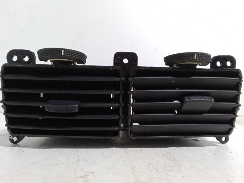 Recambio de aireador central para kia sportage ii (je_, km_) 2.0 crdi referencia OEM IAM KM84810A.80335148  