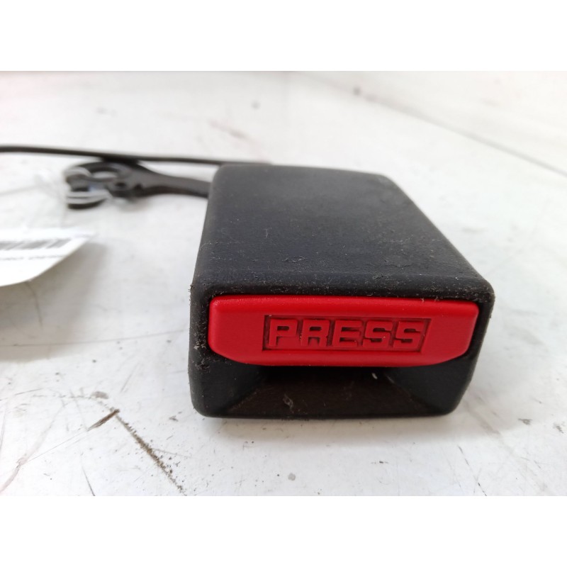 Recambio de anclaje cinturon trasero derecho para citroën c4 grand picasso ii (da_, de_) 2.0 bluehdi 150 referencia OEM IAM   