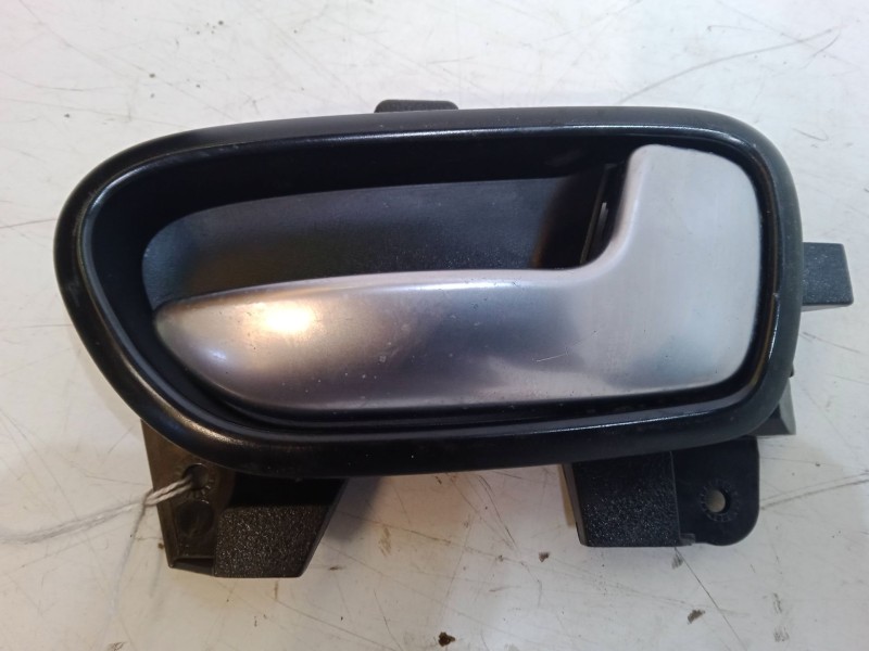 Recambio de maneta interior puerta delantera derecha para kia carens iv 1.7 crdi referencia OEM IAM   