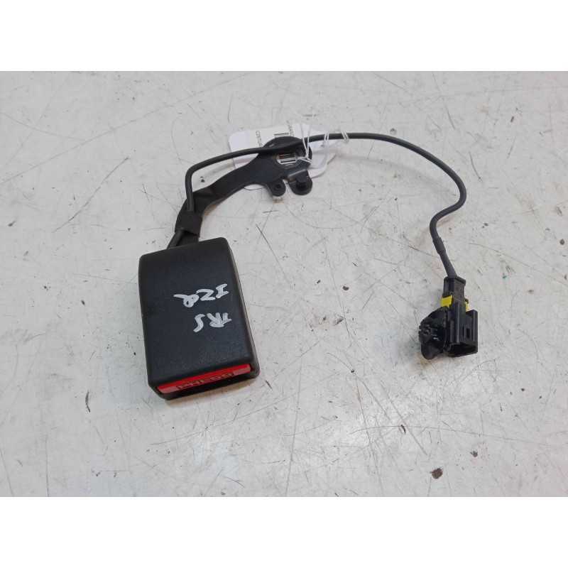 Recambio de anclaje cinturon trasero izquierdo para citroën c4 grand picasso ii (da_, de_) 2.0 bluehdi 150 referencia OEM IAM   