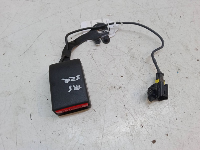 Recambio de anclaje cinturon trasero izquierdo para citroën c4 grand picasso ii (da_, de_) 2.0 bluehdi 150 referencia OEM IAM   