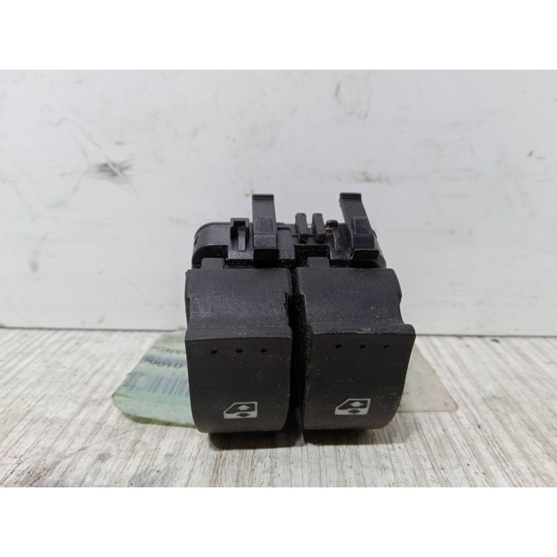 Recambio de mando elevalunas delantero izquierdo para renault clio ii (bb_, cb_) 1.6 16v (bb01, bb0h, bb0t, bb14, bb1d, bb1r, bb