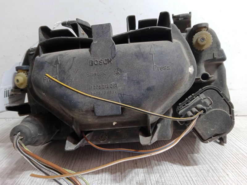 Recambio de faro izquierdo para audi a4 b5 avant (8d5) 1.9 tdi referencia OEM IAM 8D0941003E  