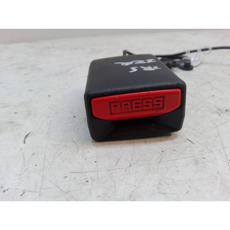 Recambio de anclaje cinturon trasero izquierdo para citroën c4 grand picasso ii (da_, de_) 2.0 bluehdi 150 referencia OEM IAM   