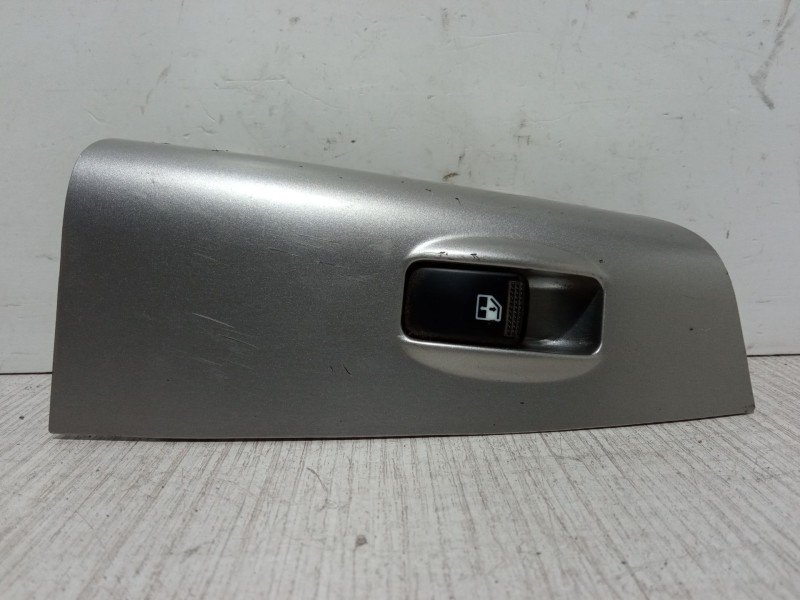 Recambio de mando elevalunas trasero derecho para kia sportage ii (je_, km_) 2.0 crdi referencia OEM IAM 483525-1110RR  