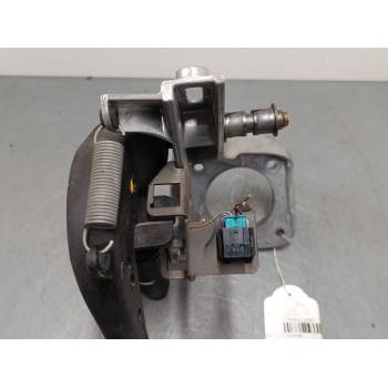 PEDAL EMBRAGUE 
