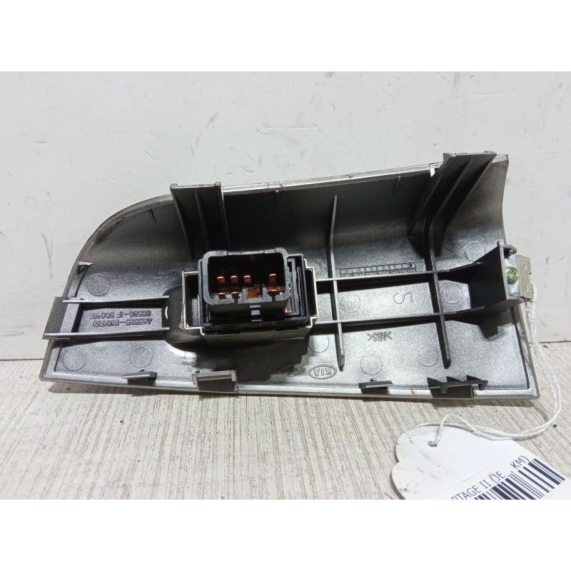 Recambio de mando elevalunas trasero derecho para kia sportage ii (je_, km_) 2.0 crdi referencia OEM IAM 483525-1110RR  
