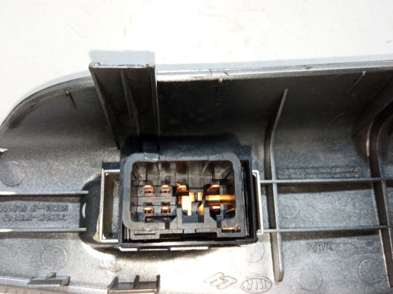 Recambio de mando elevalunas trasero derecho para kia sportage ii (je_, km_) 2.0 crdi referencia OEM IAM 483525-1110RR  