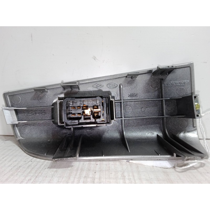 Recambio de mando elevalunas trasero izquierdo para kia sportage ii (je_, km_) 2.0 crdi referencia OEM IAM   