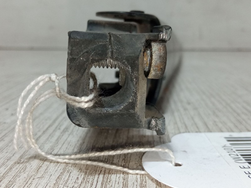 Recambio de brazo delantero limpiaparabrisas para mercedes-benz clase e (w210) e 220 d referencia OEM IAM   