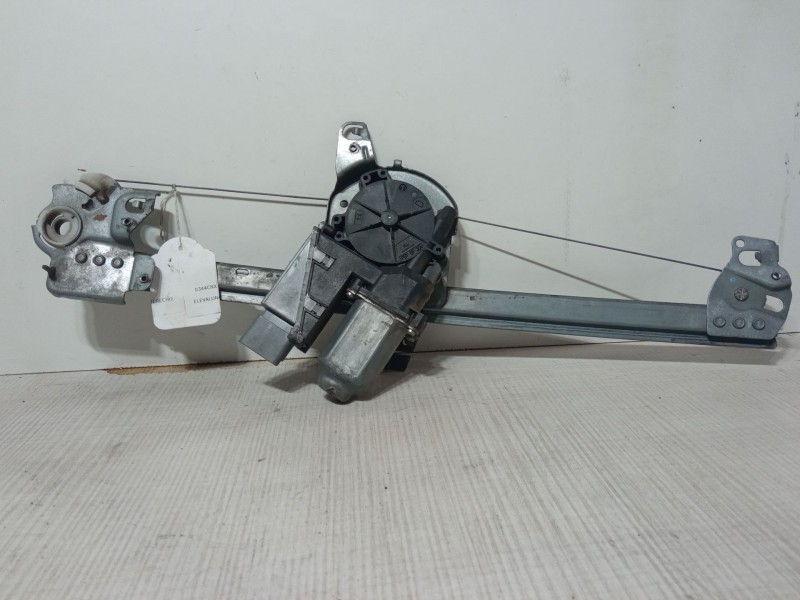 Recambio de elevalunas electrico delantero derecho para citroën c3 i (fc_, fn_) 1.4 i referencia OEM IAM 8334581  