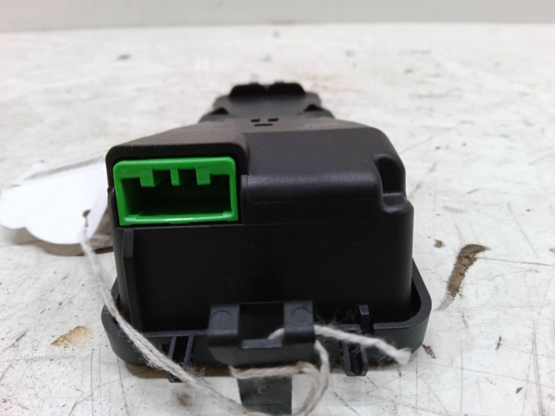 Recambio de sensor lluvia y luces para volvo v40 hatchback (525) d2 referencia OEM IAM 31360888  