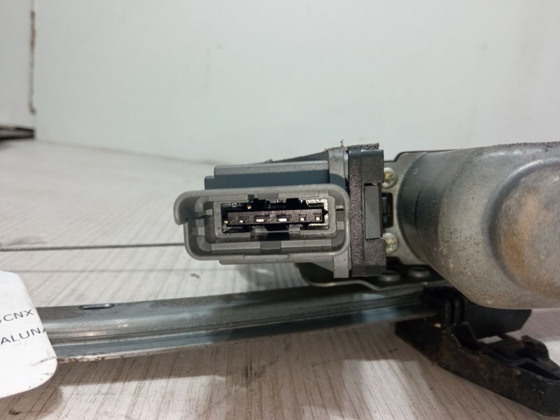 Recambio de elevalunas electrico delantero derecho para citroën c3 i (fc_, fn_) 1.4 i referencia OEM IAM 8334581  