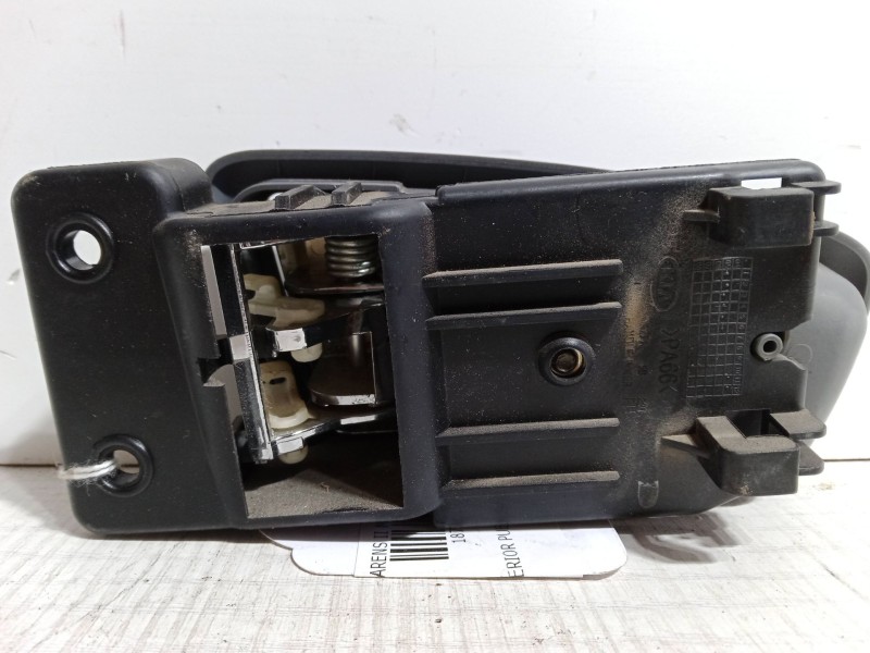 Recambio de maneta interior puerta delantera derecha para kia carens ii monospace (fj) 2.0 crdi referencia OEM IAM OK2FA58330  