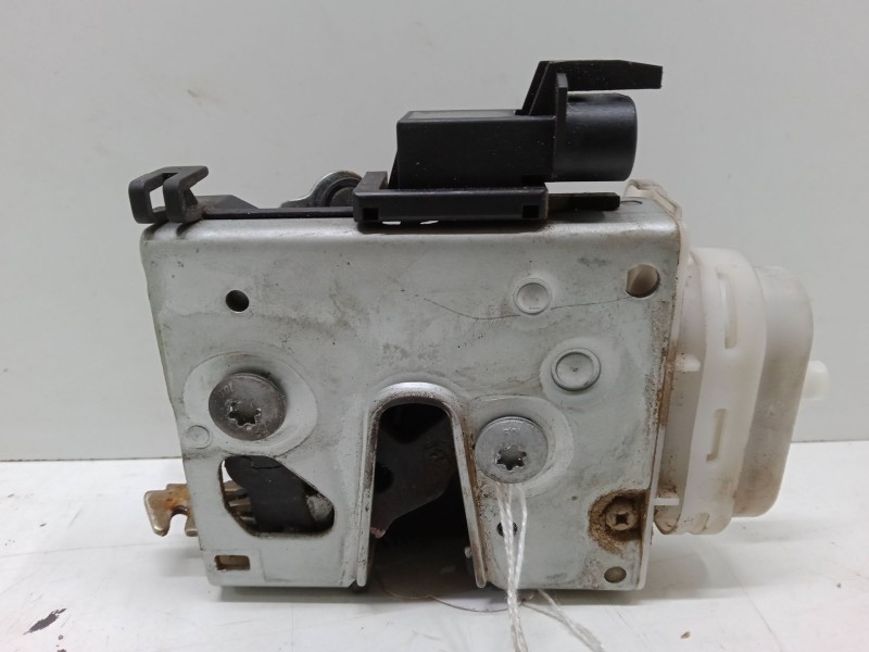 Recambio de cerradura puerta delantera izquierda para audi a4 b5 avant (8d5) 1.9 tdi referencia OEM IAM    Recambio de cerradura puerta delantera izquierda para audi a4 b5 avant (8d5) 1.9 tdi referencia OEM IAM