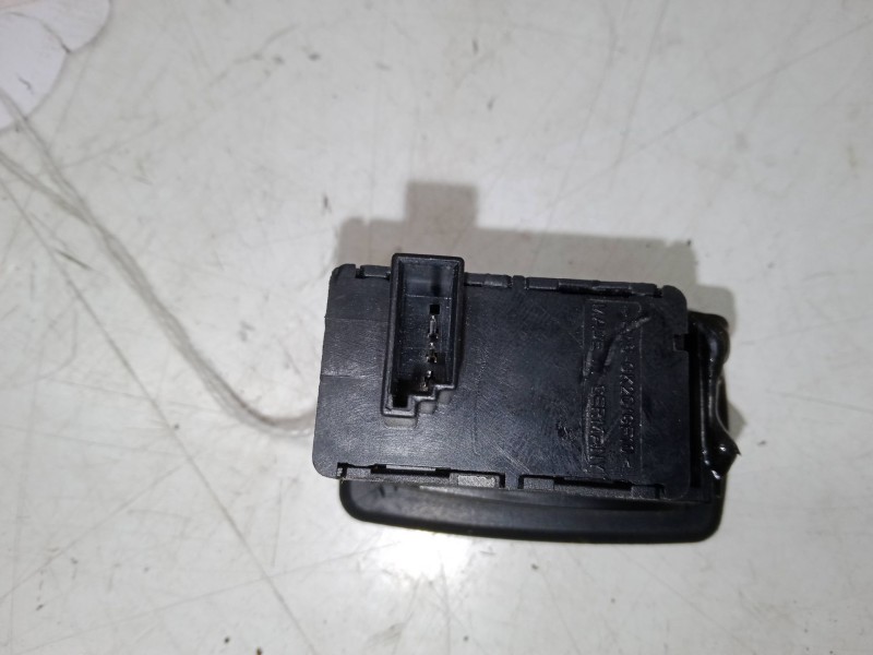 Recambio de mando elevalunas trasero izquierdo para bmw 1 (e87) 116 i referencia OEM IAM   