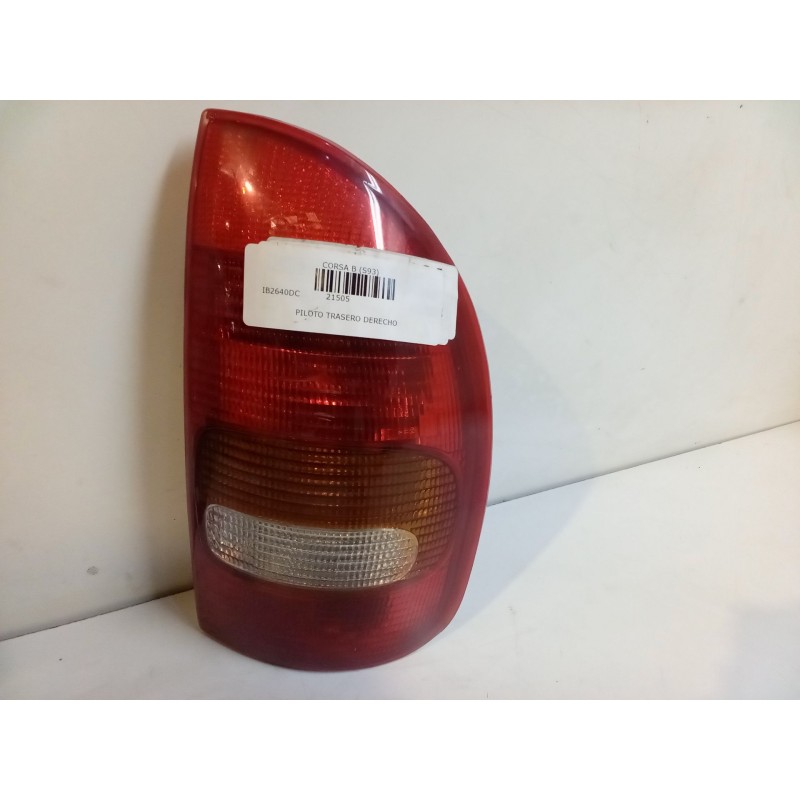 Recambio de piloto trasero derecho para opel corsa b (s93) 1.0 i 12v (f08, f68, m68) referencia OEM IAM   