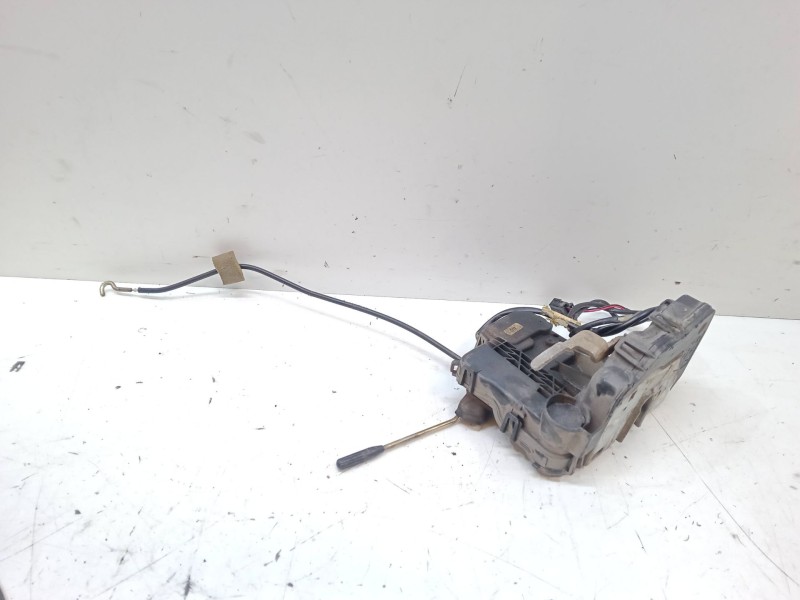 Recambio de cerradura puerta delantera derecha para mercedes-benz clase c (w203) c 220 cdi (203.006) referencia OEM IAM 00413811