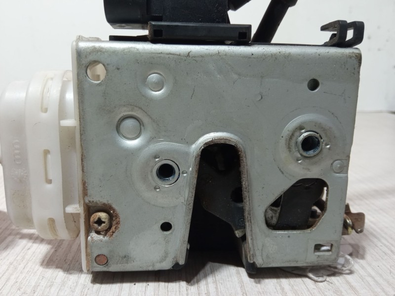 Recambio de cerradura puerta delantera derecha para audi a4 b5 (8d2) 1.8 t referencia OEM IAM 8D1837016F  