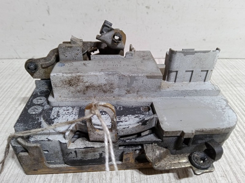 Recambio de cerradura puerta delantera izquierda para peugeot 206 hatchback (2a/c) 1.9 d referencia OEM IAM   