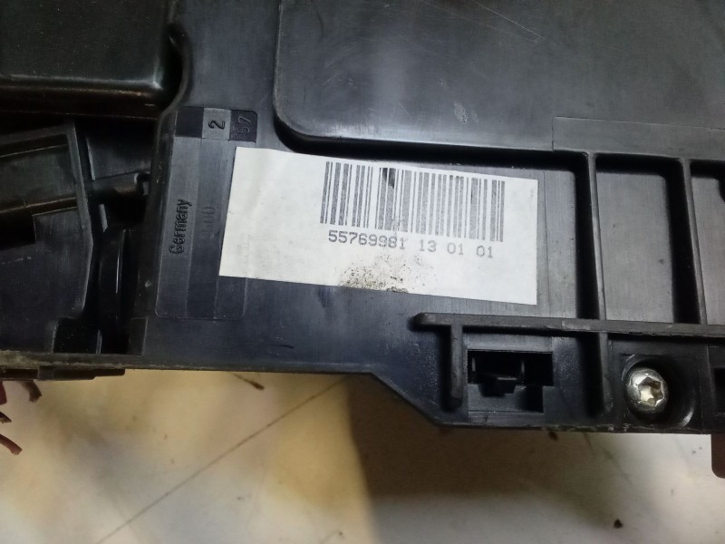 Recambio de caja reles / fusibles para bmw 3 compact (e46) 320 td referencia OEM IAM 18500000001  MR20030821