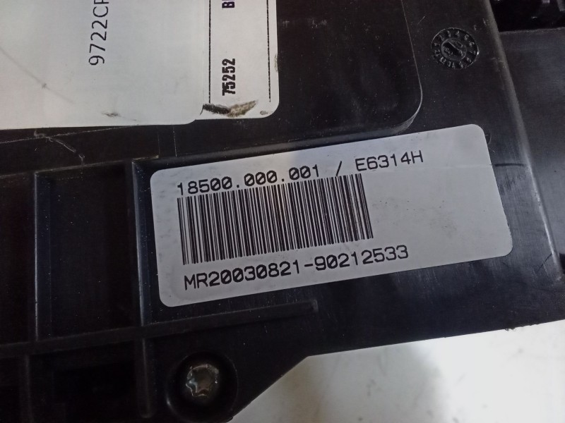 Recambio de caja reles / fusibles para bmw 3 compact (e46) 320 td referencia OEM IAM 18500000001  MR20030821