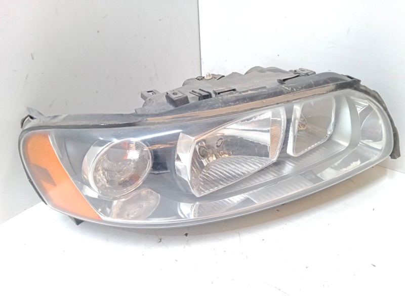 Recambio de faro derecho para volvo s60 i (384) 2.4 d referencia OEM IAM 89902387  
