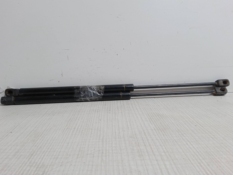 Recambio de amortiguadores malet/porton para kia carens ii monospace (fj) 2.0 crdi referencia OEM IAM    Recambio de amortiguadores malet/porton para kia carens ii monospace (fj) 2.0 crdi referencia OEM IAM