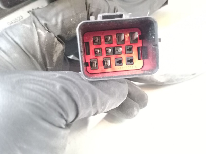 Recambio de faro derecho para volvo s60 i (384) 2.4 d referencia OEM IAM 89902387  