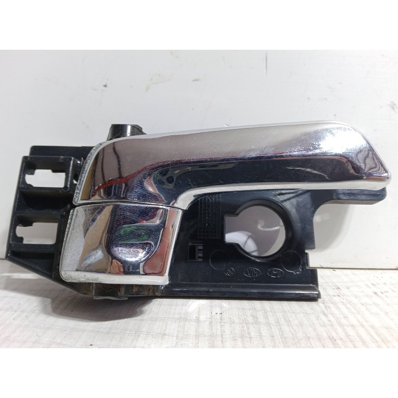 Recambio de maneta interior puerta delantera derecha para kia sportage ii (je_, km_) 2.0 crdi referencia OEM IAM 82616-IF000  