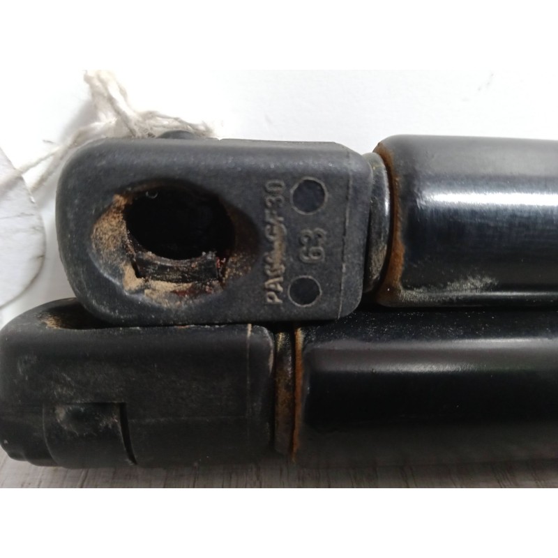 Recambio de amortiguadores malet/porton para kia carens ii monospace (fj) 2.0 crdi referencia OEM IAM    Recambio de amortiguadores malet/porton para kia carens ii monospace (fj) 2.0 crdi referencia OEM IAM