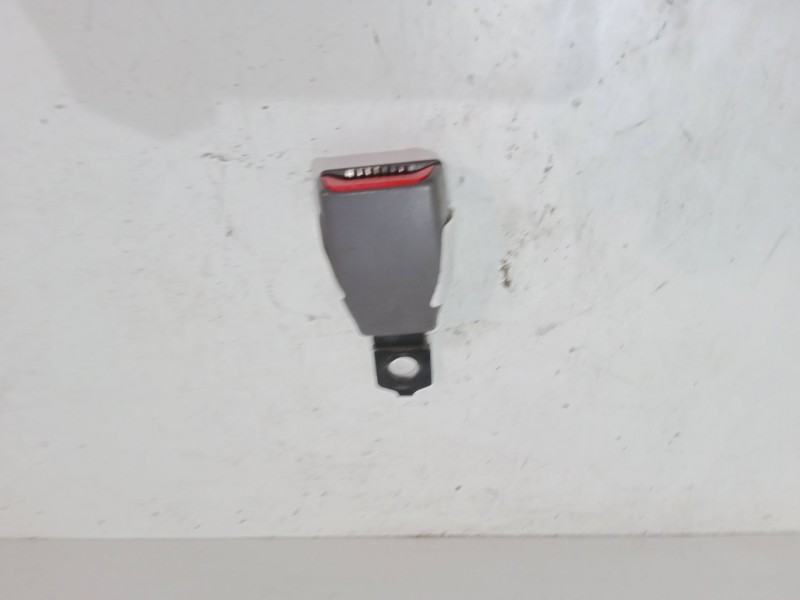 Recambio de anclaje cinturon delantero derecho para nissan micra ii (k11) 1.0 i 16v referencia OEM IAM   