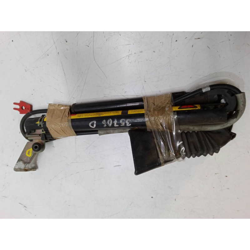 Recambio de anclaje con pretensor delantero derecho para opel corsa b (s93) 1.4 si (f08, f68, m68) referencia OEM IAM    Recambio de anclaje con pretensor delantero derecho para opel corsa b (s93) 1.4 si (f08, f68, m68) referencia OEM IAM