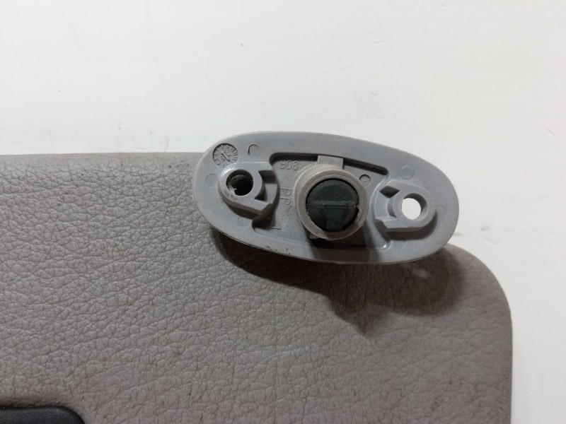 Recambio de parasol derecho para nissan micra ii (k11) 1.0 i 16v referencia OEM IAM    Recambio de parasol derecho para nissan micra ii (k11) 1.0 i 16v referencia OEM IAM