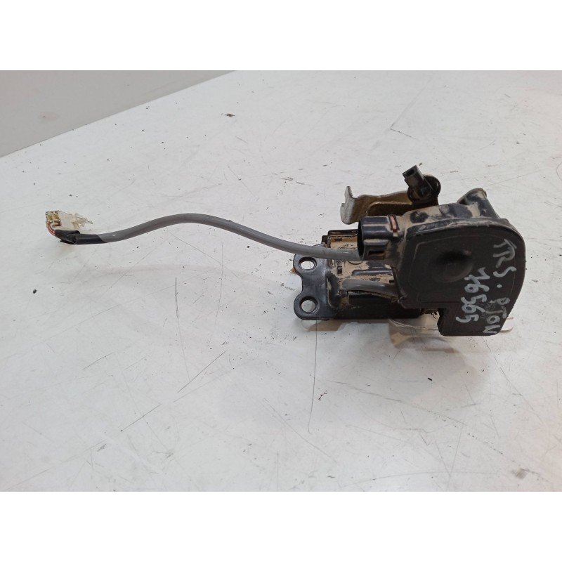 Recambio de cerradura maletero / porton para toyota corolla verso (_e12_) 1.6 vvt-i (zze121_) referencia OEM IAM   