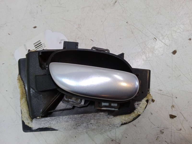 Recambio de maneta interior puerta delantera izquierda para peugeot 206 cc (2d) 2.0 s16 referencia OEM IAM    Recambio de maneta interior puerta delantera izquierda para peugeot 206 cc (2d) 2.0 s16 referencia OEM IAM