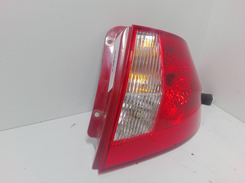 Recambio de piloto trasero derecho para hyundai getz (tb) 1.1 referencia OEM IAM   